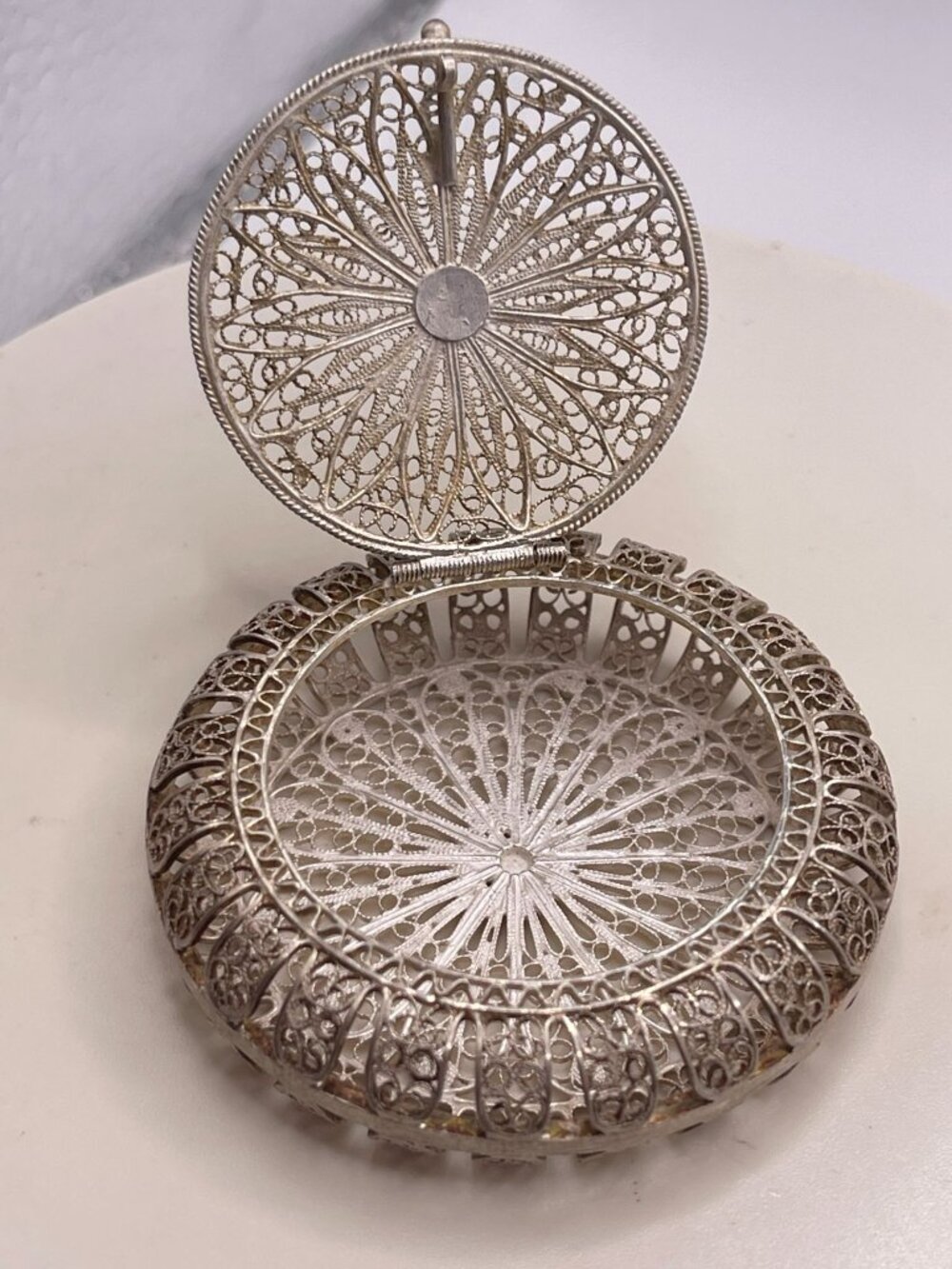 Antique 800 Sterling Silver Filigree Round Pill Trinket Box Intricate Openwork D